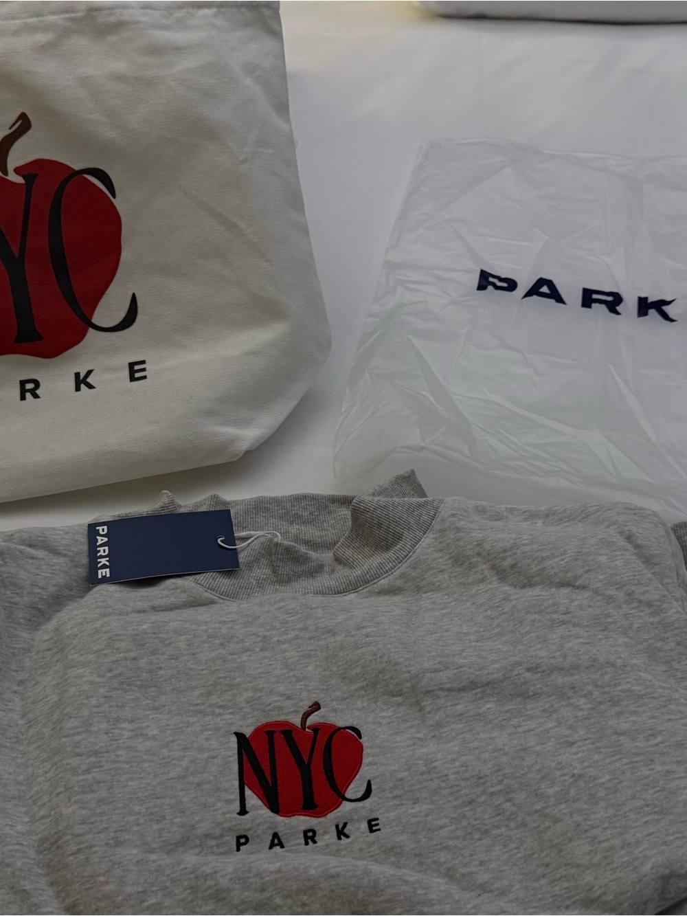 Parke NYC Pop-up exclusive Apple NYC Mockneck - L/XL